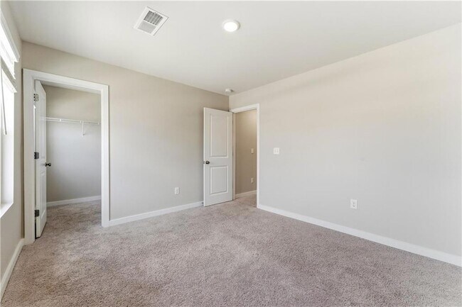 Building Photo - 1905 Westwind St