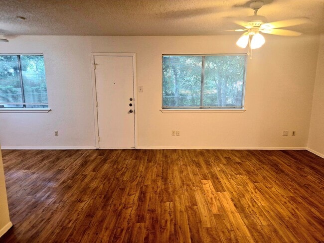 Building Photo - Charming South Austin Home with Huge Backyard & Mature Trees