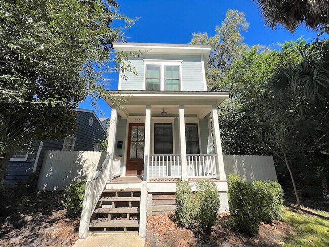 Primary Photo - DIXON PARK | 2 BEDROOM | 2 BATH