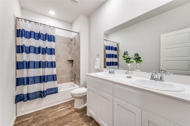 Building Photo - 2281 Miramar Dr