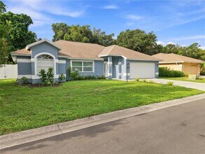 Building Photo - 2405 Appaloosa Cir