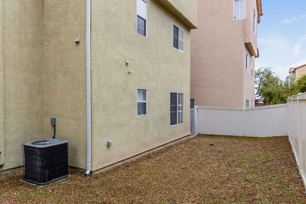 Building Photo - 8937 Brian Christopher Ave