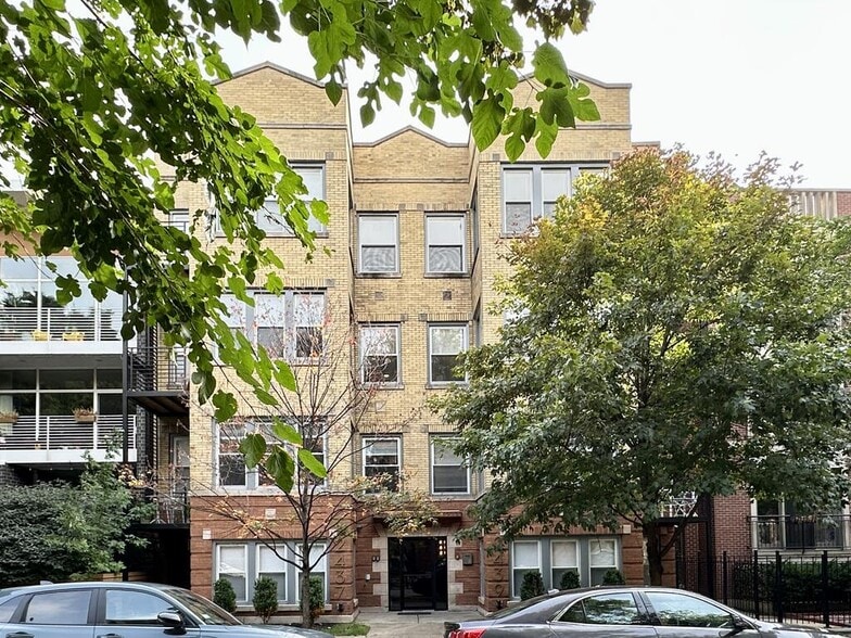 Primary Photo - 2435 W Walton St