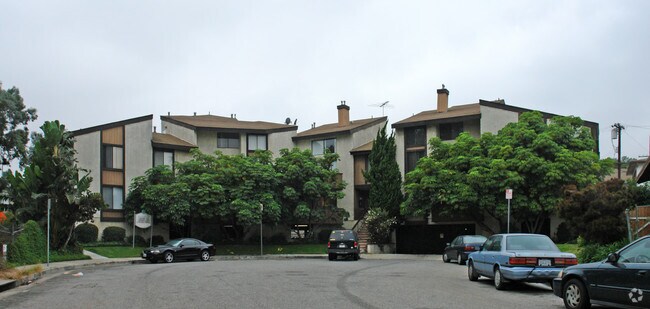 Building Photo - 3327 Livonia Ave