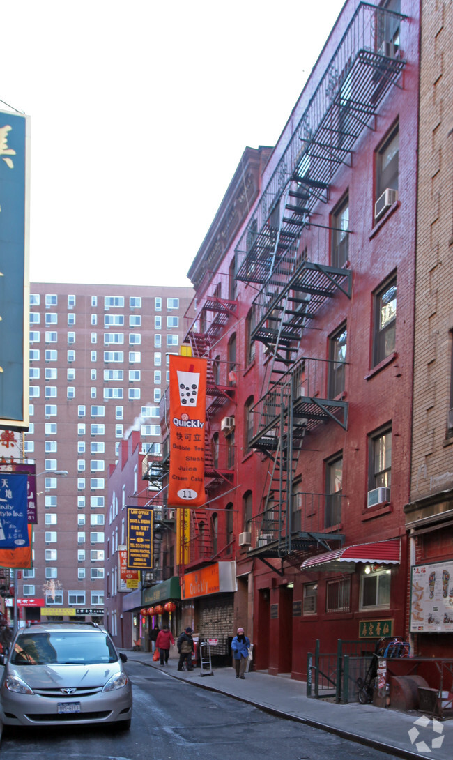 Building Photo - 11 Pell St