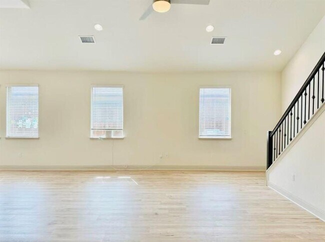 Building Photo - 18321 Anicio Gallo Dr