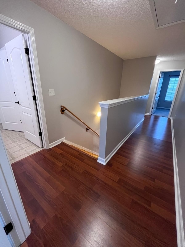 Building Photo - 530 City Park Dr