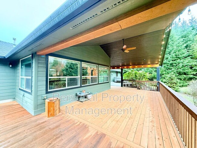 Building Photo - 16205 NE Leaper Rd