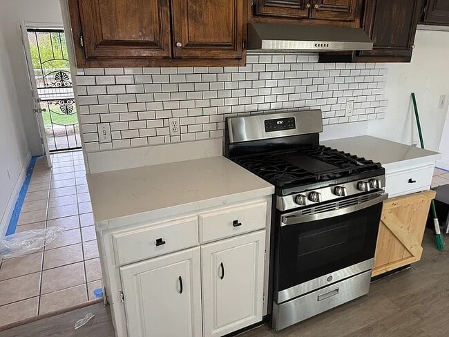 Building Photo - 33041 Case St