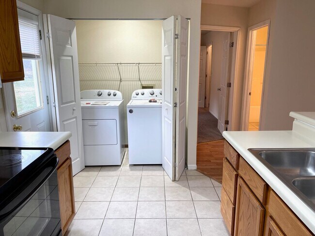 Building Photo - 1413-1415-1415 Risen Star Ct