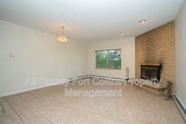 Building Photo - 508 Louise Ln