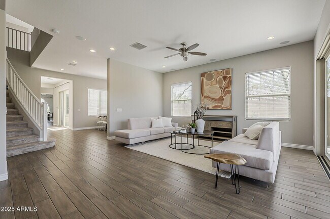 Building Photo - 3310 E Los Gatos Dr