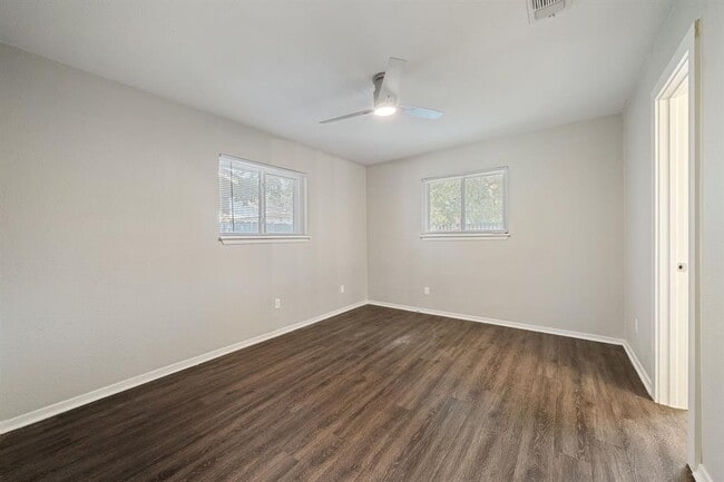 Building Photo - 1810 Mearns Meadow Blvd