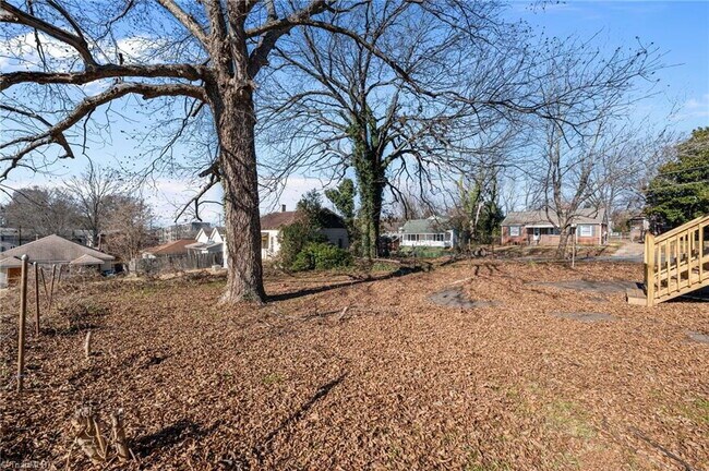 Building Photo - "Charming 4-Bedroom Home in the Heart of Winston-Salem-Pets Welcome Housing Vouchers Accepted!