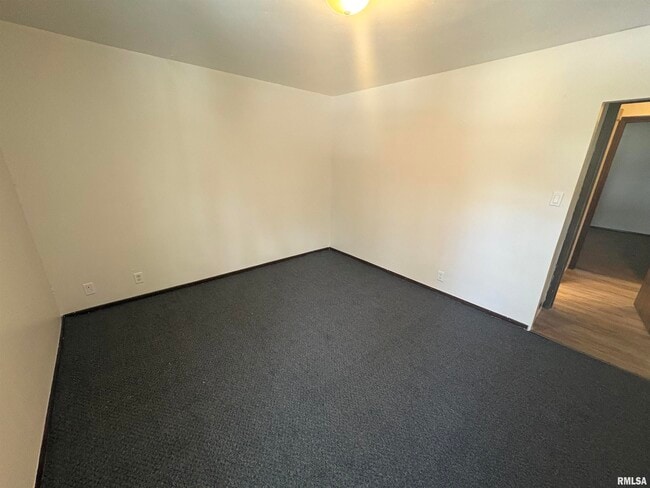 Building Photo - 2719 W Radan Ct