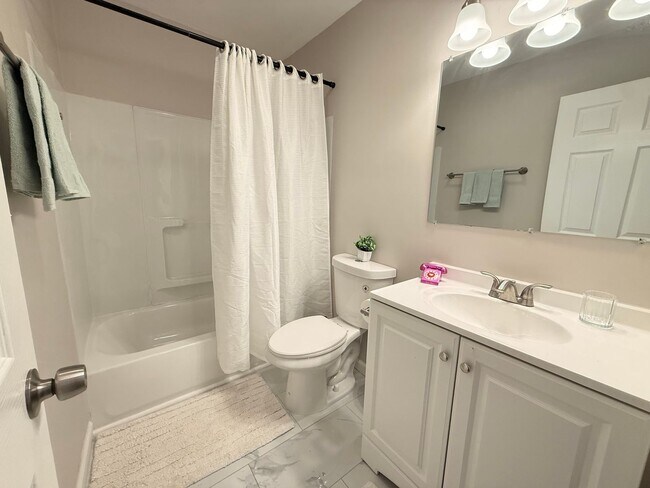 Building Photo - 33-37 Grant St