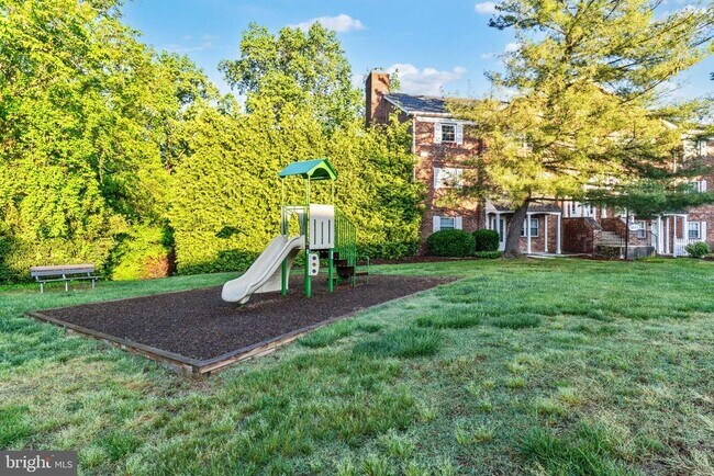Building Photo - 4413 Romlon St