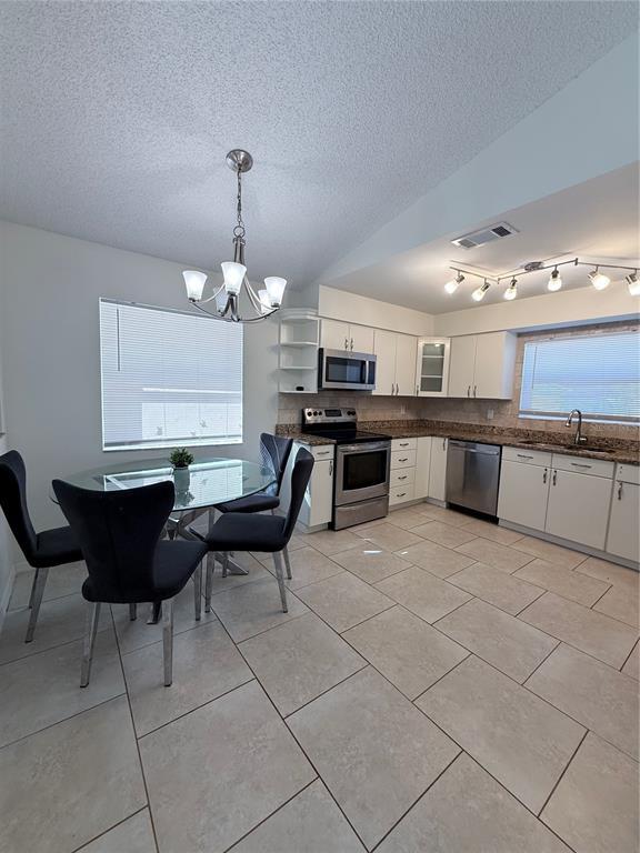 Building Photo - 8813 Magnolia Ct