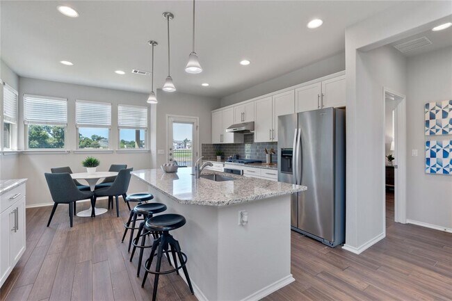 Building Photo - 10423 Turnbull Loop