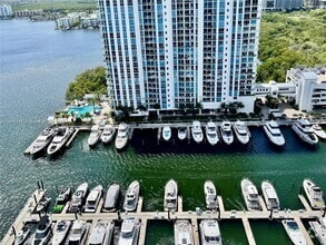 Building Photo - 17301 Biscayne Blvd