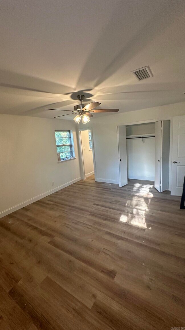 Building Photo - 12805 Rivercrest Dr