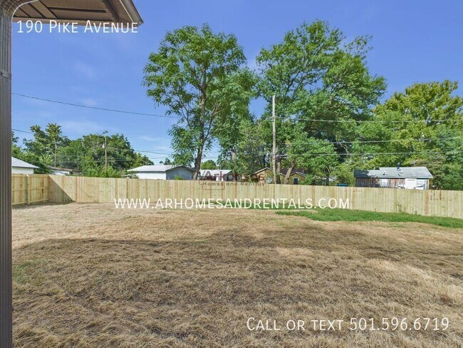 Building Photo - 190 Pike Ave
