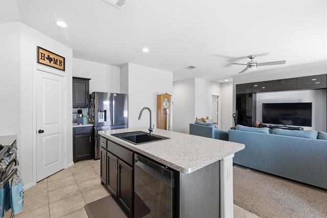 Building Photo - 10431 Ft Cibolo Trl