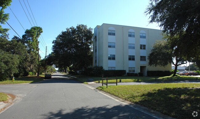 Building - Sycamore Apartments