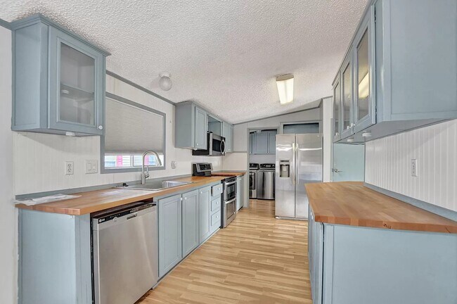 Building Photo - 11904 Anchorage Way