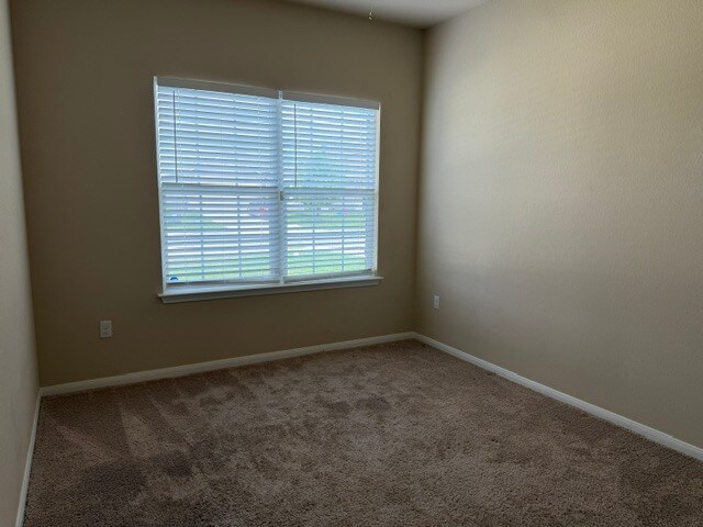 Building Photo - 226 Hess Dr