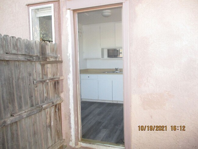 Building Photo - 540 North Ave