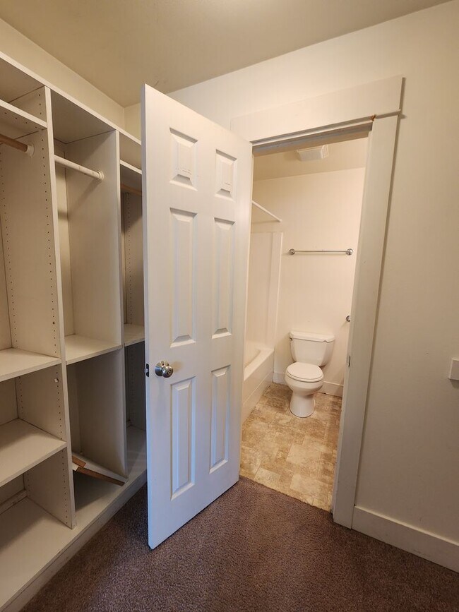 Building Photo - 1406 Franklin St