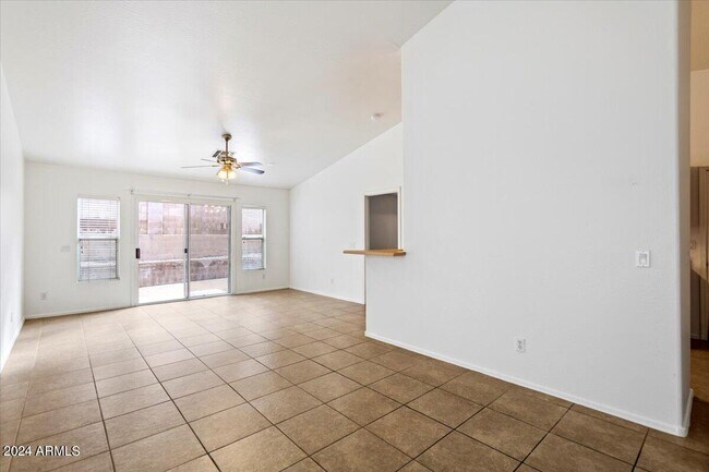 Building Photo - 3305 N Everest