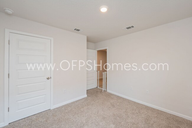 Building Photo - 4/2 in Pace Community!! AVAILABLE SEPTEMBER 2026!