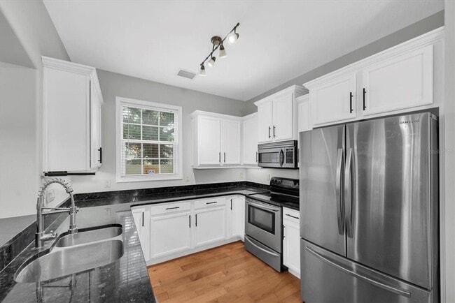 Building Photo - 4027 5th Ave N