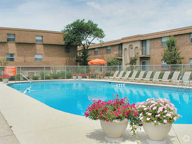 Pool - FOUNTAINS AT CARONDOLET