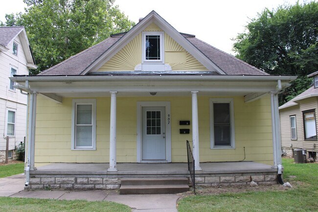 Primary Photo - 907 Leavenworth St