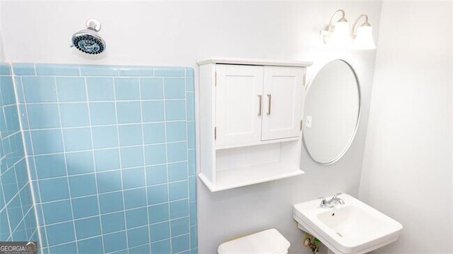 Building Photo - 2917 Cambridge Dr SW