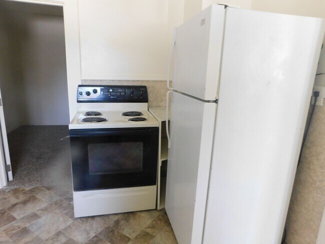 Building Photo - 2 bedroom Single Family House Ready Soon!