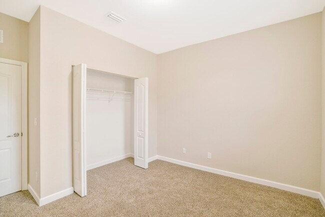 Building Photo - 9661 Sw Purple Martin Way