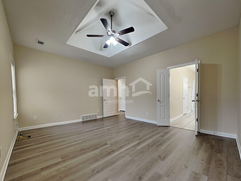 Building Photo - 10162 Lynham Dr