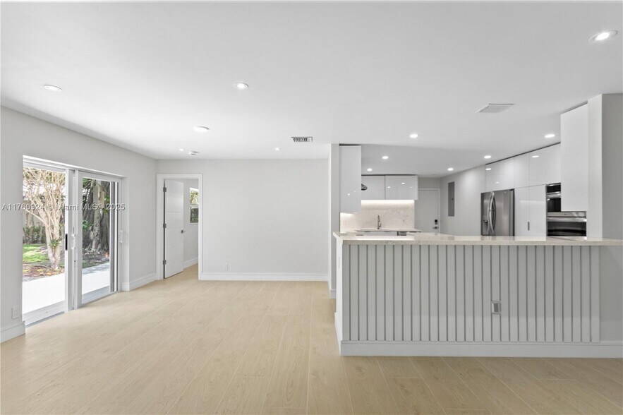 Building Photo - 809 Cypress Blvd