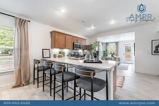 Building Photo - Beautiful 4-Bedroom Home in Siloam Springs