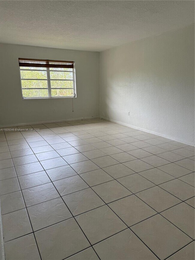 Building Photo - 13900 Lake Placid Ct