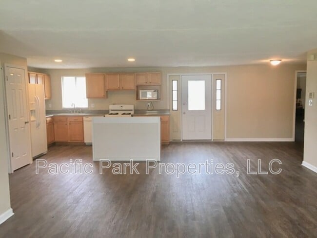 Building Photo - 9403 Shenandoah Dr