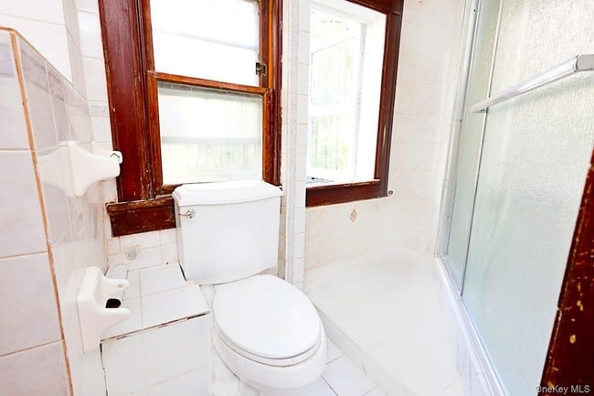 Building Photo - 769 E 19th St