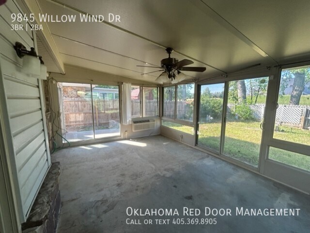Building Photo - 9845 Willow Wind Dr