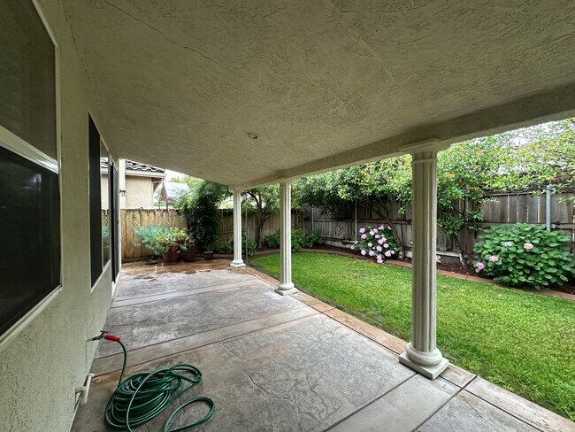Building Photo - 416 Farinelli Pkwy