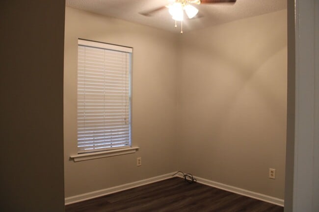 Building Photo - Millbrook Rental!!