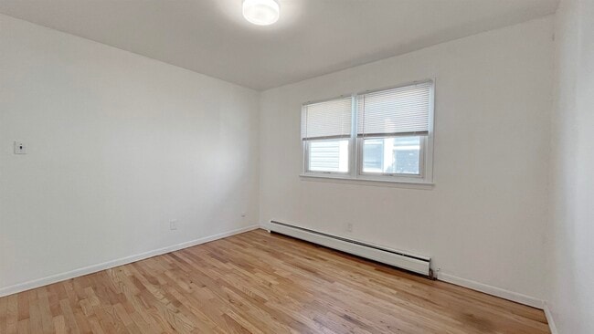 Building Photo - 421 Manila Ave